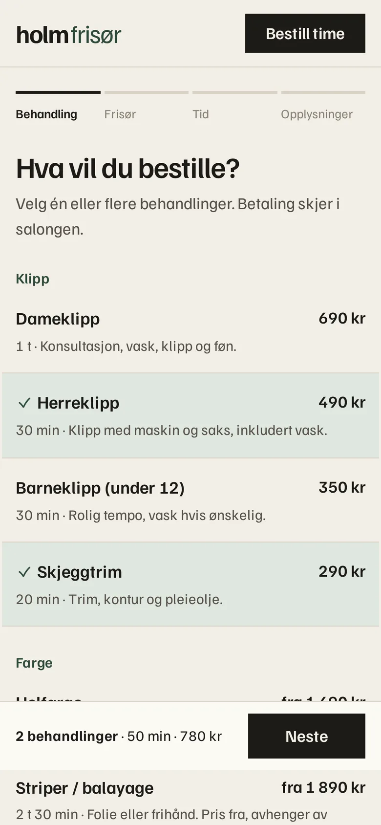 Bookingsiden på mobil: kunden har valgt herreklipp og skjeggtrim, 50 minutter, 780 kroner.